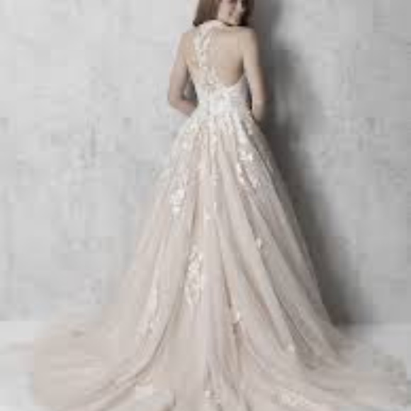 Madison James MJ611 Size 20 Wedding gown worn once - Picture 4 of 10